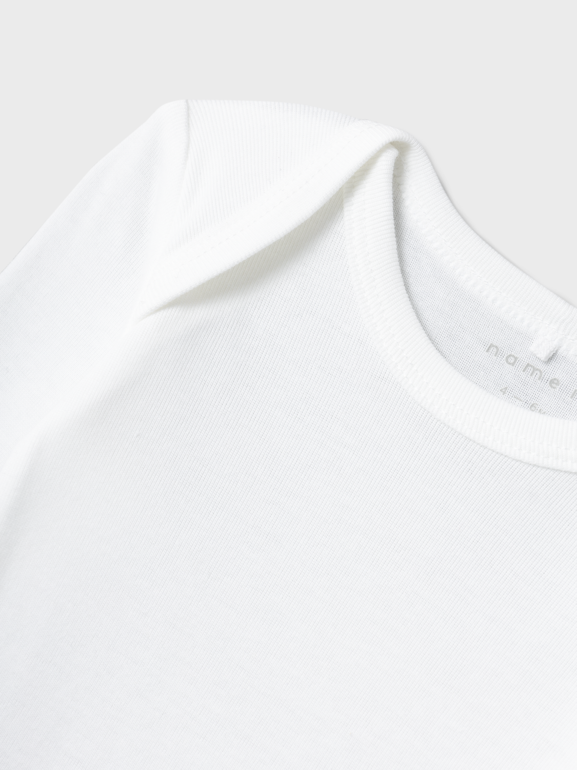 model_shot-front_full